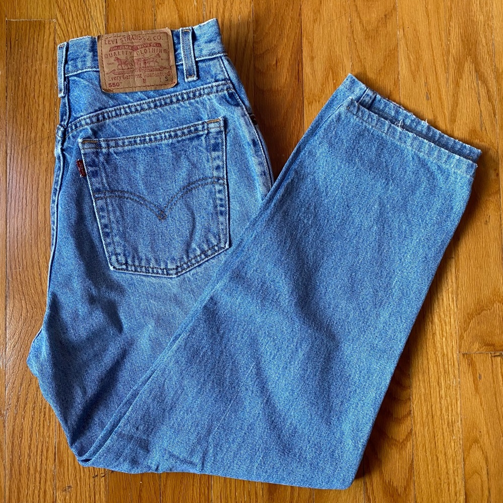 Levi’s 550 relaxed fit tapered leg mom jeans